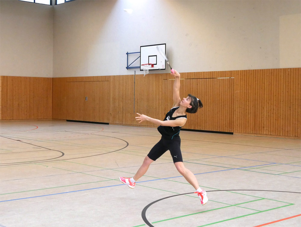 badminton_michel_schlaegt_im_doppel_mit_peter_auf Richrather